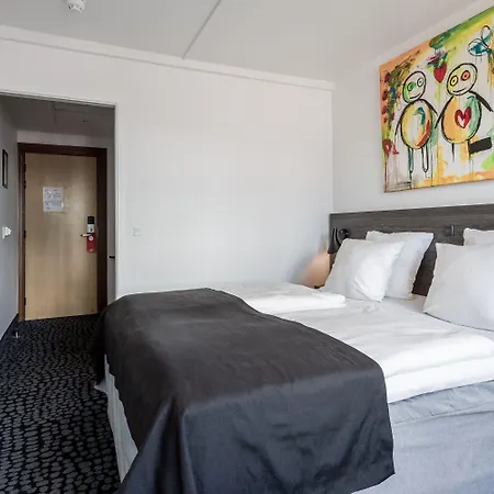 Hotell Profilhotels Mercur 3*