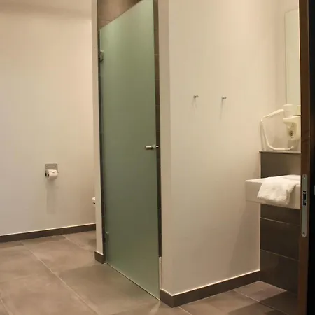 酒店 Profilhotels Mercur 3*